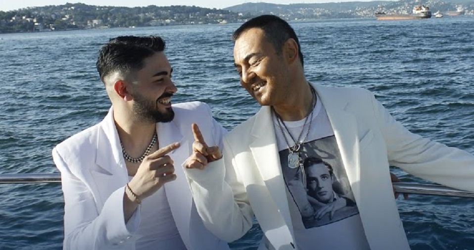 Sosyal Medya Fenomeni Mef ve Serdar Ortaç’tan Yazın Hit Parçası!
