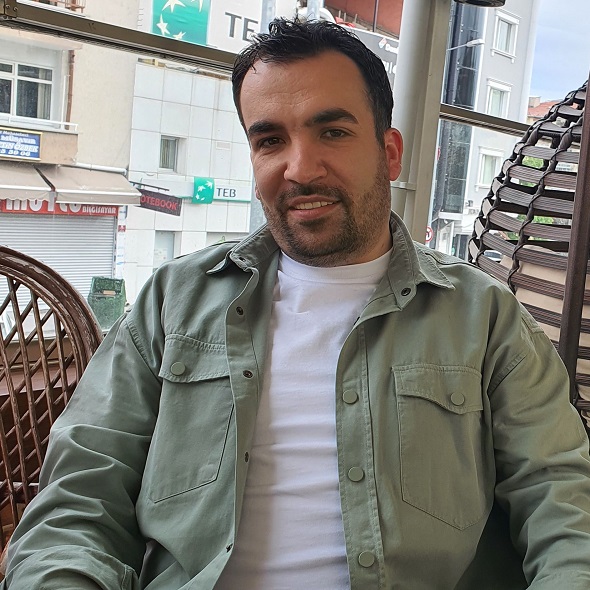 Yasin Topçu ve Takı Sektöründeki Trendler: Çelik Takı Modasını Yönlendiren İsim